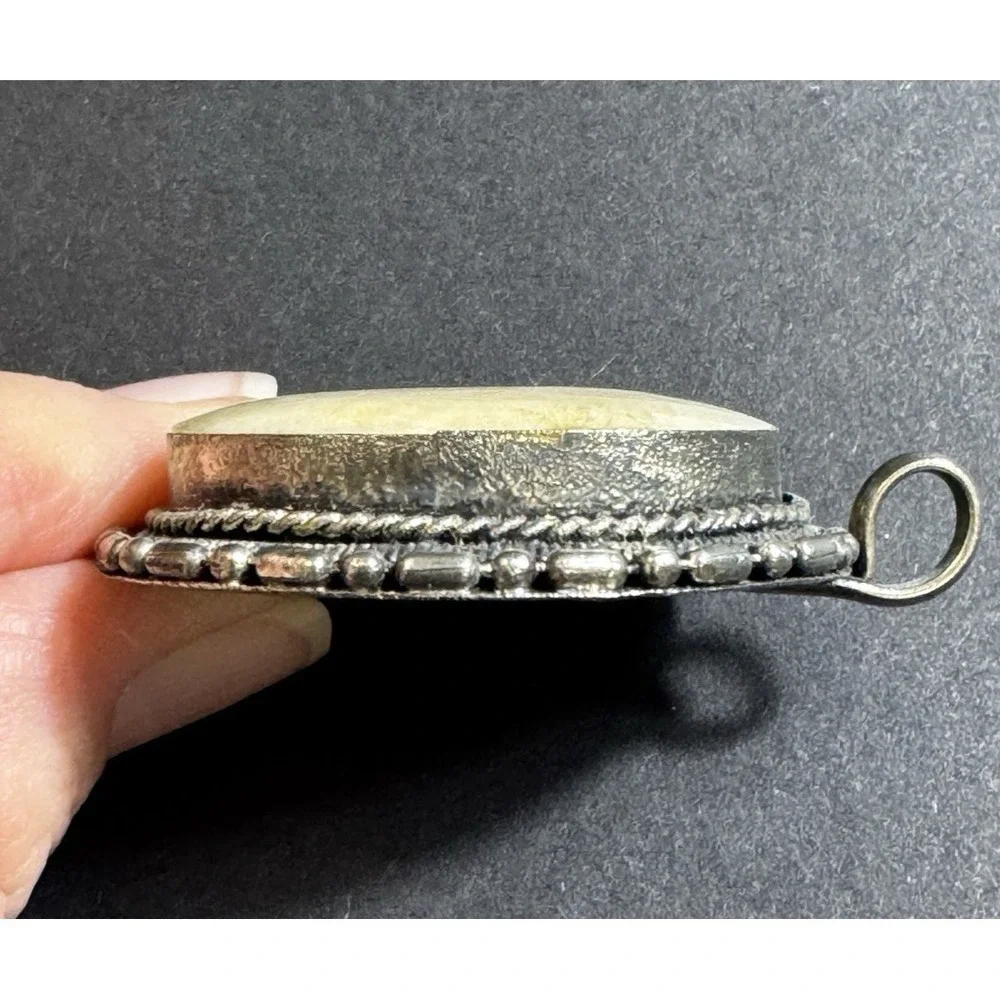 Vintage Large Oval White Silver Tone Marble Stone Granite Pendant READ - Picture 10 of 14